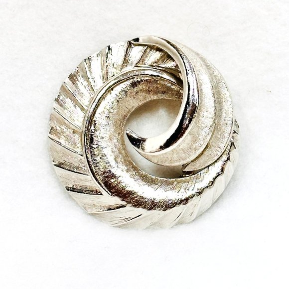 Vintage Silver Tone Coro Swirl Brooch/Pin - Picture 3 of 8